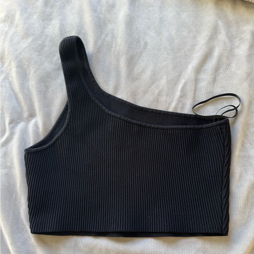 Black Aritzia one should crop top